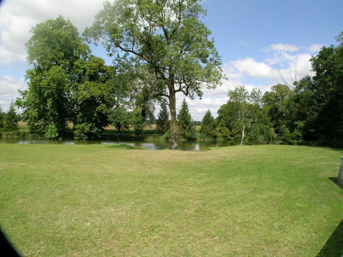 Chateau Du Bourbet Cherval Esterno foto