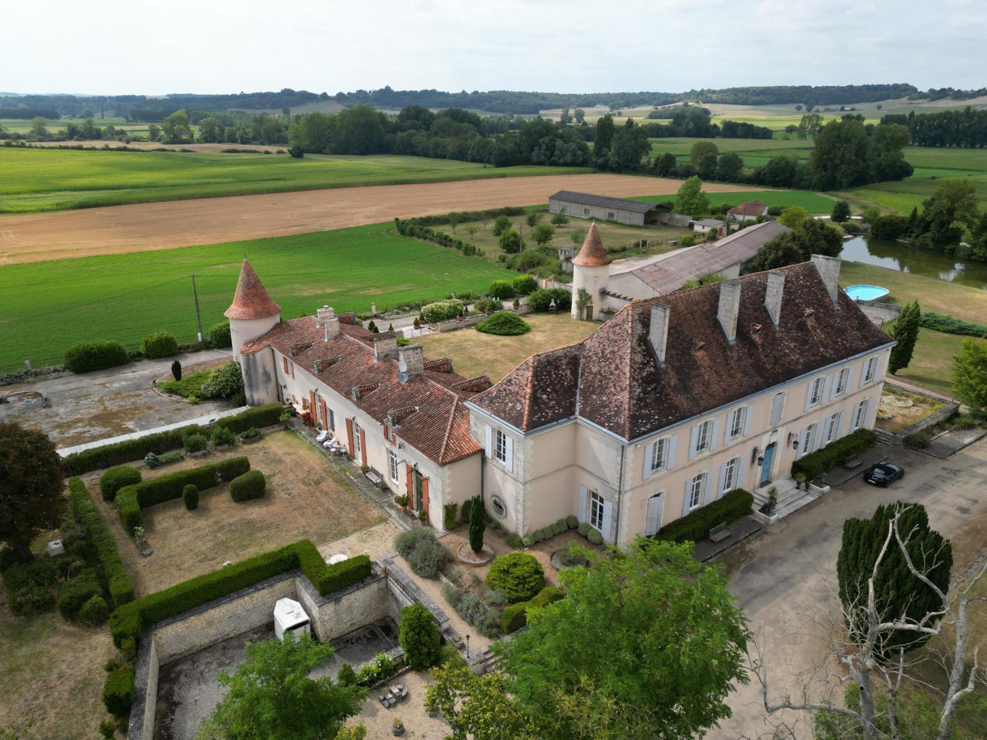 Chateau Du Bourbet Cherval Esterno foto